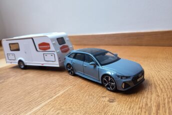 Audi RS6 mudelauto karavaniga