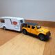 Jeep Wrangler mudelauto karavaniga